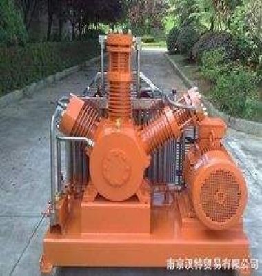 采用風(fēng)冷、移動式，可在無水源情況下使用。